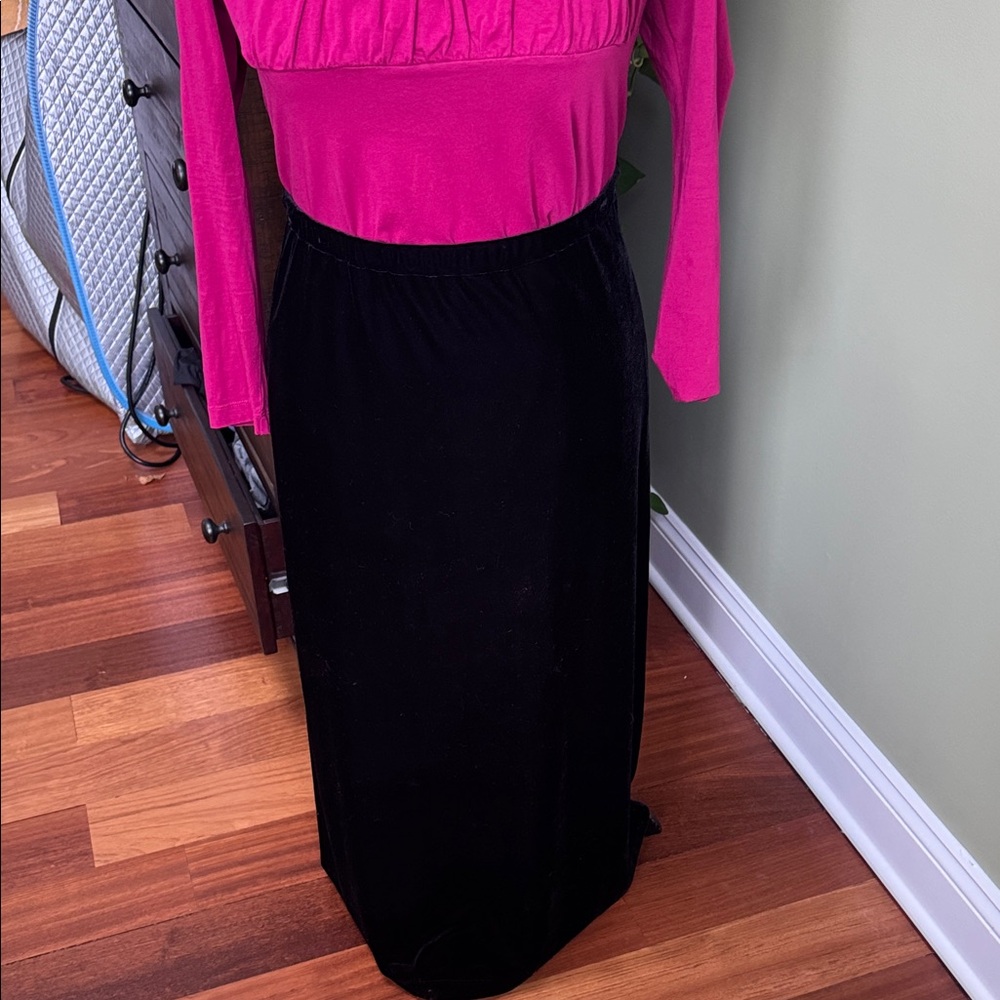 Vintage Units Woman 1X Maxi Velvet Skirt